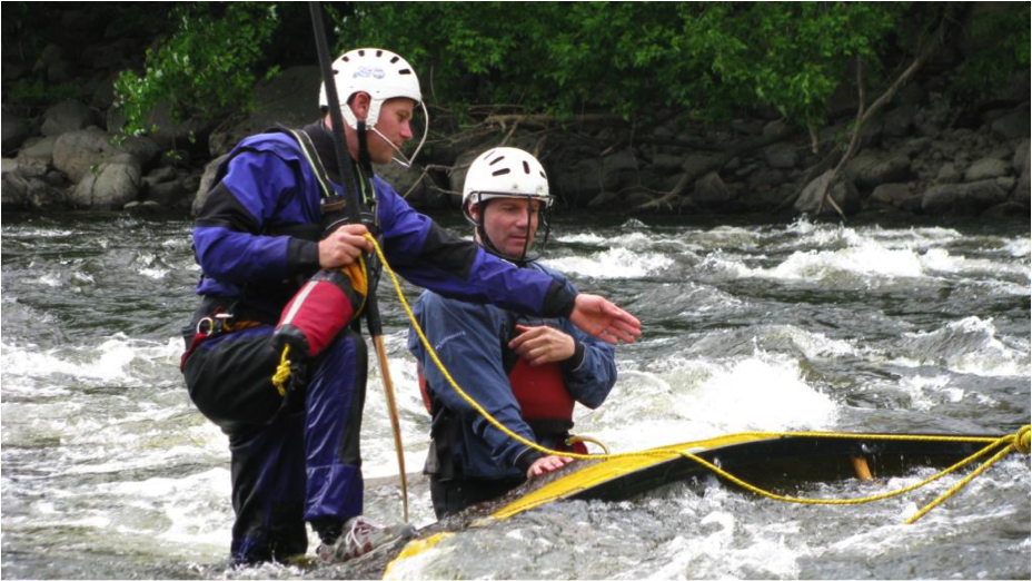 Décravatage d'un canot